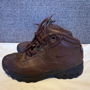 Vtg Nike ACG Leather Boots Kids 010507 UF Sz 11.5 C High Top Brown‎ Lace Up